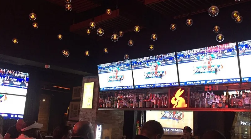 Black Market Miami — interior y ambiente