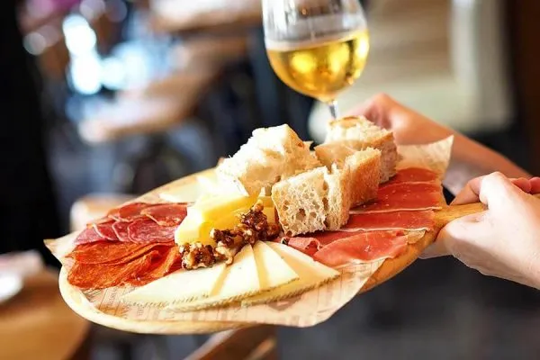 Bulla Gastrobar Doral — interior y ambiente