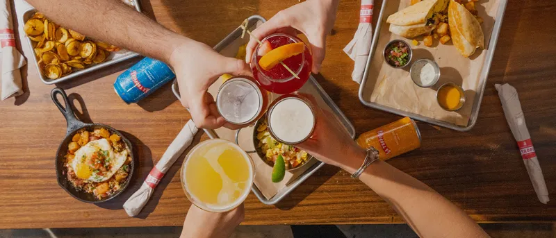 Cervecería La Tropical — interior y ambiente
