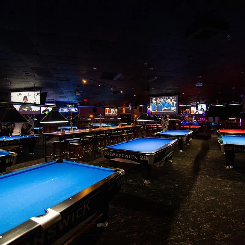 Doral Billiards & Sports Lounge — interior y ambiente