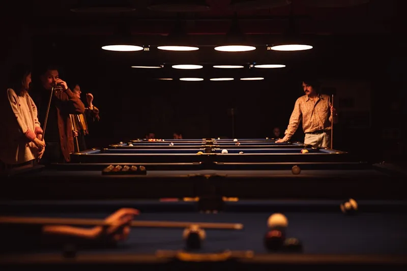 Fusion Billar & Sport Bar — interior y ambiente