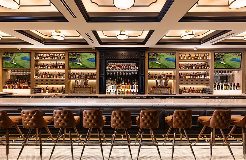 John Martin's Irish Pub — interior y ambiente