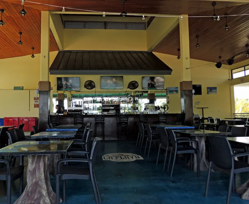 La Playa Grill — interior y ambiente