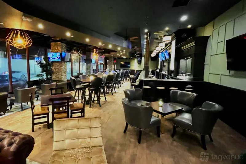 Mickey Burkes — interior y ambiente