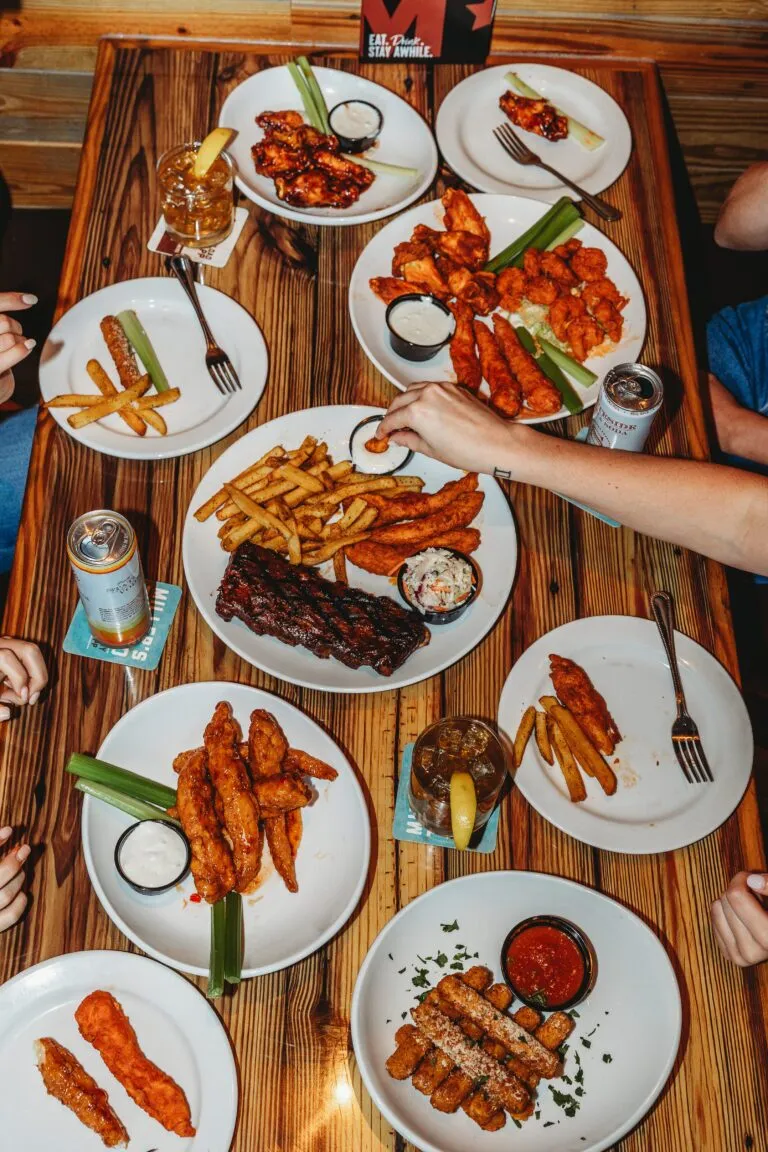 Miller's Ale House Kendall — interior y ambiente