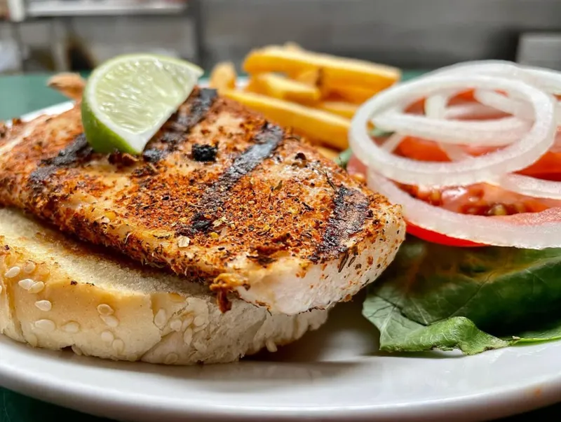 Son of a Pizza Pub — interior y ambiente
