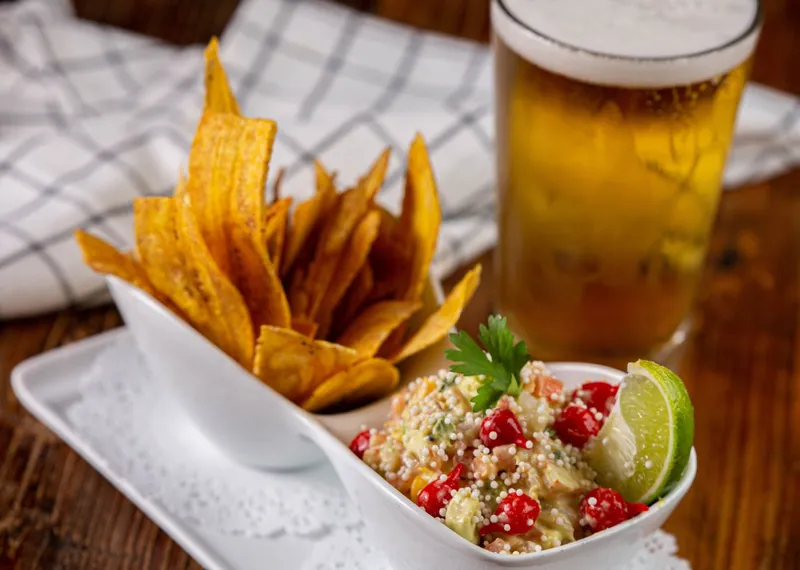 South Pointe Tavern — interior y ambiente