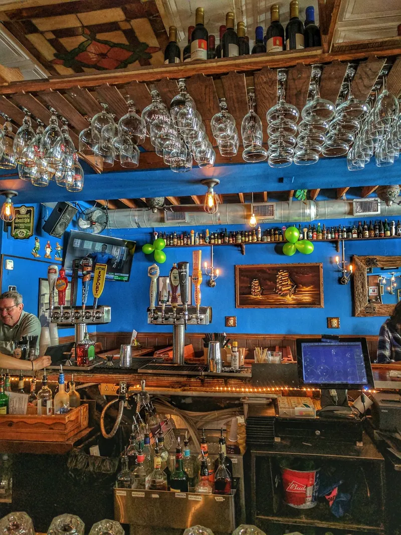 The Bar Coral Gables — interior y ambiente