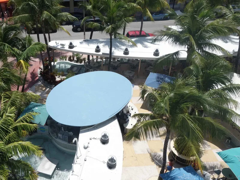The Clevelander — interior y ambiente